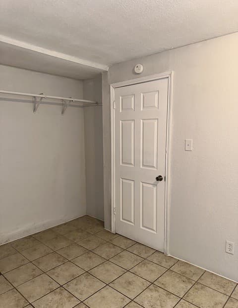 2-bedroom rental at 105 Morrill in San Antonio, TX — photo 5