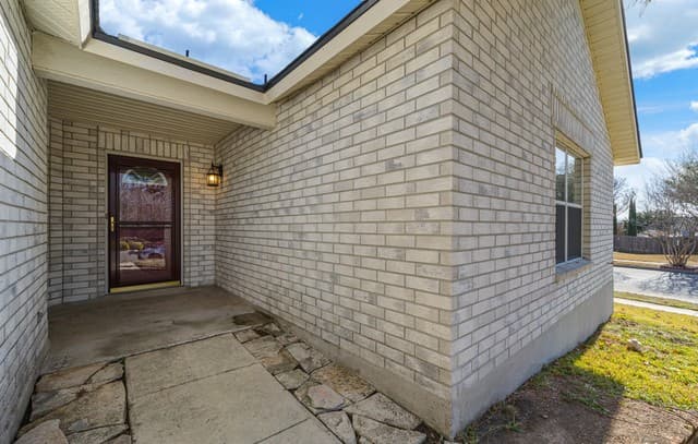 3-bedroom rental at 2913 Candleberry Dr in Schertz, TX — photo 4