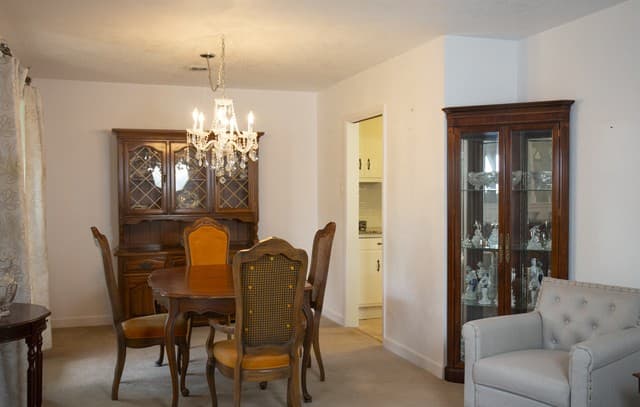 Home for sale at 3715 Oak Trl in San Antonio, TX — photo 4