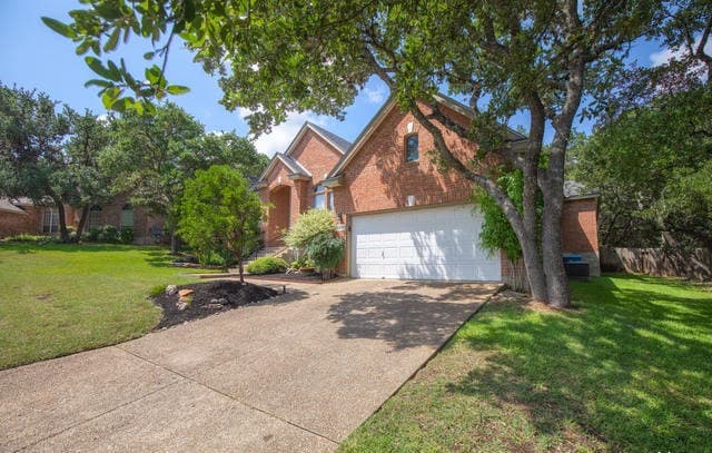 4-bedroom rental at 28902 Chartwell Ln in Fair Oaks Ranch, TX — photo 2