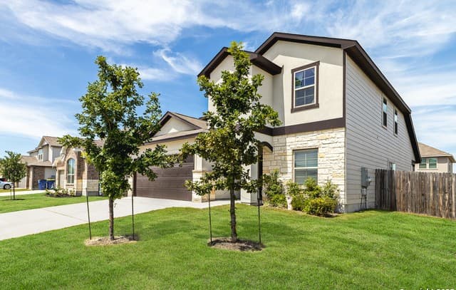 Home for sale at 217 Stag Way in Cibolo, TX — photo 2