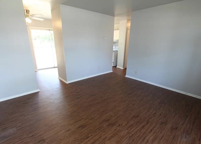 3-bedroom rental at 831 North Blvd in Universal City, TX — photo 4
