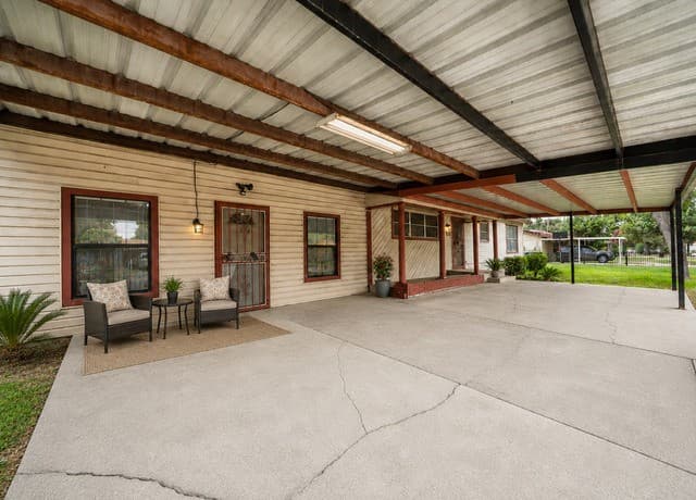 Home for sale at 2714 Kaiser Dr in San Antonio, TX — photo 2