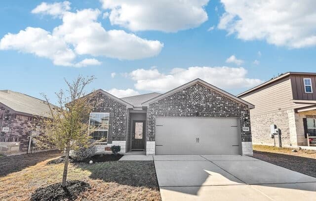 3-bedroom rental at 9334 Nubuck Br in Converse, TX — photo 2