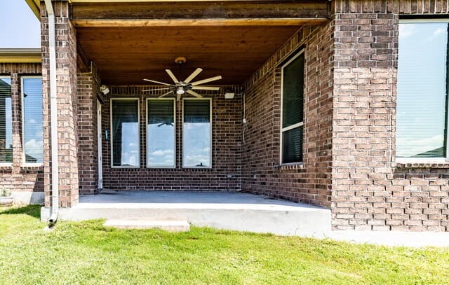 5-bedroom rental at 908 Sussex Cove in Cibolo, TX — photo 5