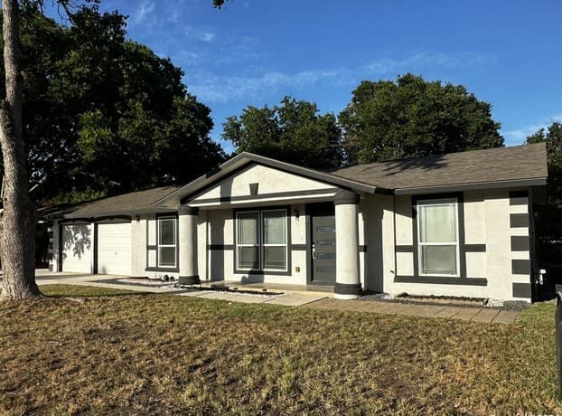 Home for sale at 8426 Glen Ct in San Antonio, TX — photo 1
