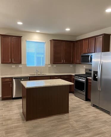 3-bedroom rental at 7723 Cottonwood Rdg in Boerne, TX — photo 2