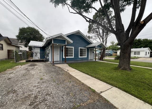 1-bedroom rental at 124 Wiggins Pl in San Antonio TX