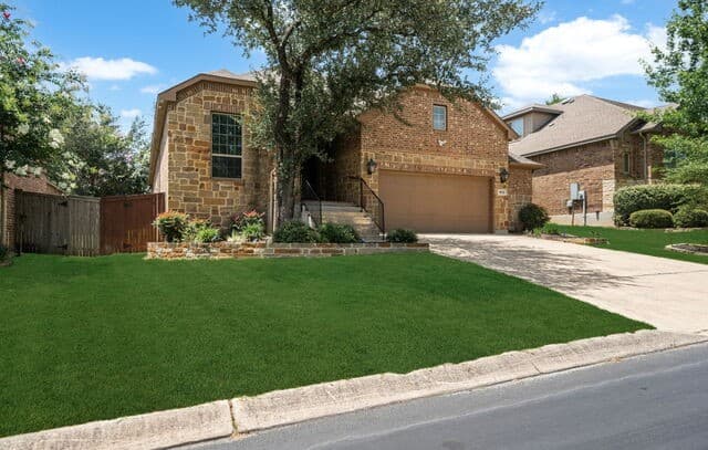 4-bedroom rental at 9010 Gate Run in Boerne, TX — photo 2