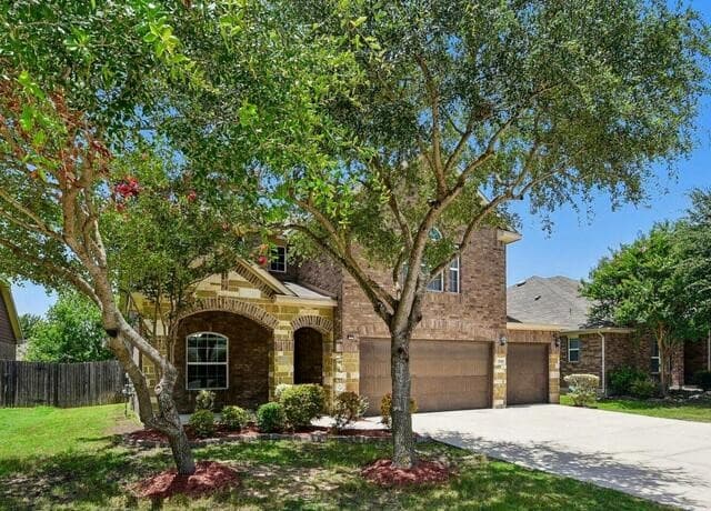 Home for sale at 2949 Mistywood Ln in Schertz, TX — photo 2