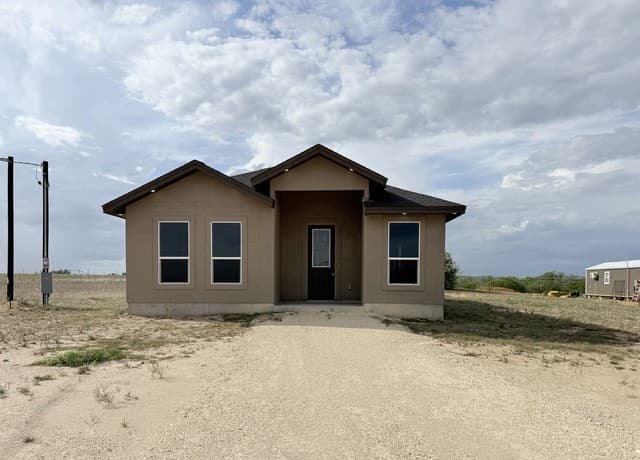 Home for sale at 116 Camino Verde Ct in La Vernia, TX — photo 1