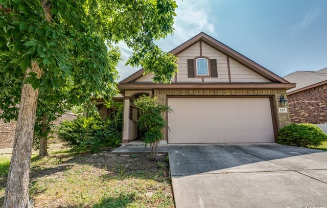 3-bedroom rental at 129 Buckskin Way in Cibolo TX