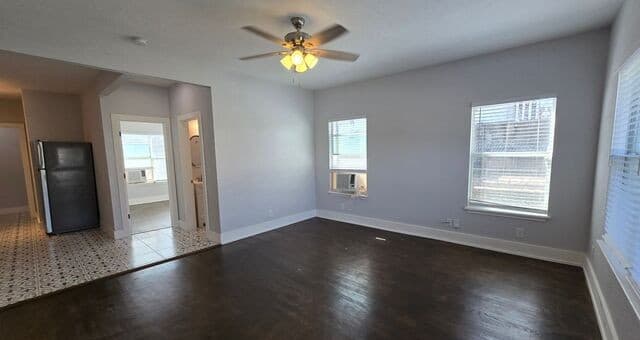 1-bedroom rental at 1026 W French Pl Unit 2 in San Antonio, TX — photo 2