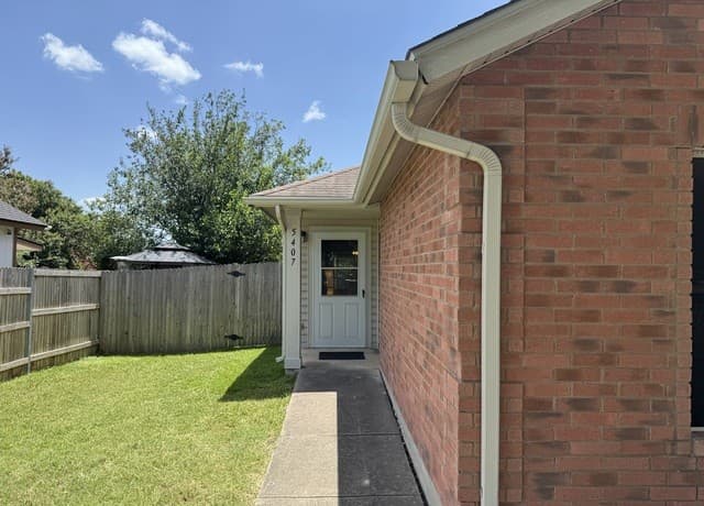Home for sale at 5407 Champions Hill Dr in San Antonio, TX — photo 3