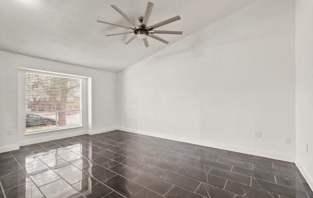 4-bedroom rental at 8414 Zodiac Dr in Universal City, TX — photo 5