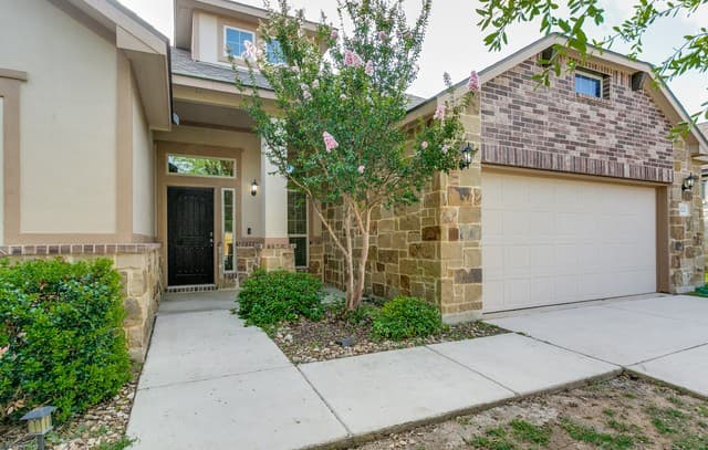Home for sale at 320 Ballad Bluffs in Spring Branch, TX — photo 3
