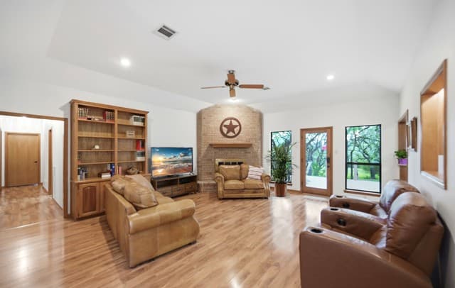 Home for sale at 7810 Covey Roost in Boerne, TX — photo 5