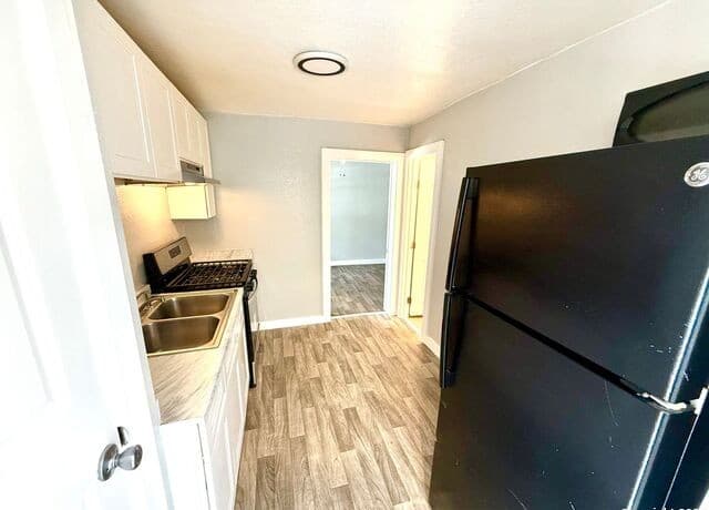 1-bedroom rental at 602 Lovett Unit 4 in San Antonio, TX — photo 3