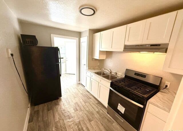 1-bedroom rental at 602 Lovett Unit 4 in San Antonio, TX — photo 5