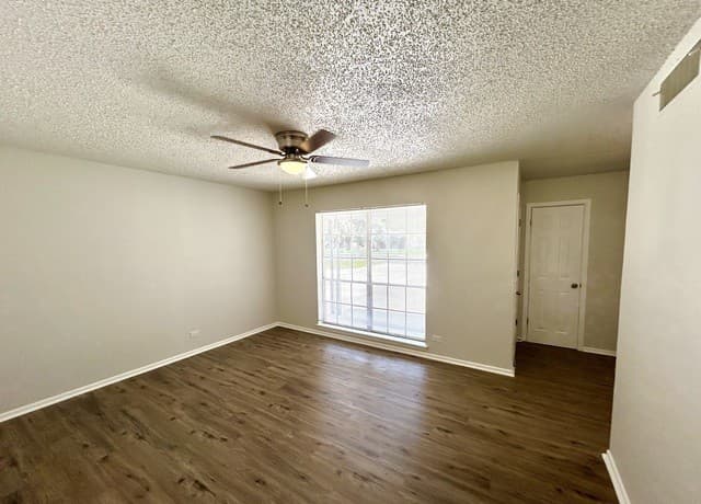 3-bedroom rental at 116 Roundtree in Schertz, TX — photo 3