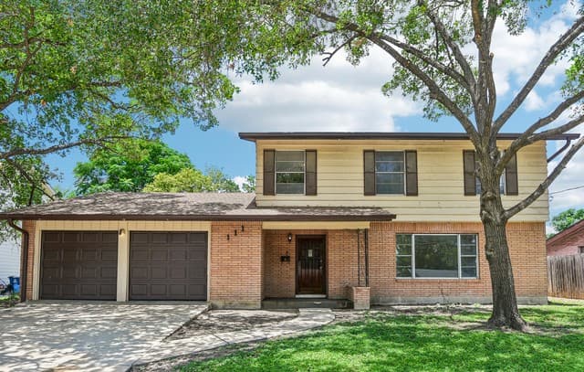 Home for sale at 111 Hannasch Dr in San Antonio, TX — photo 1