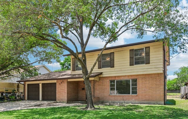 Home for sale at 111 Hannasch Dr in San Antonio, TX — photo 5