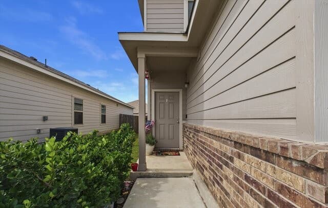 Home for sale at 2407 Pink Pearl Dr in San Antonio, TX — photo 4
