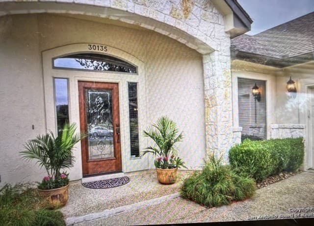 Home for sale at 30135 Cibolo Run in Fair Oaks Ranch, TX — photo 2