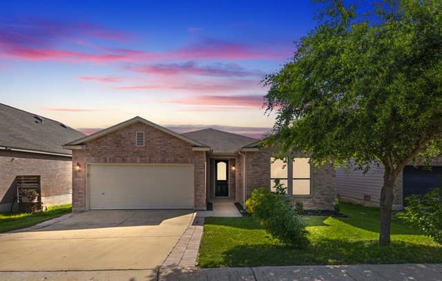 3-bedroom home for sale at 6705 Spearwood in Live Oak TX