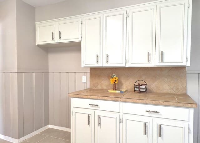 Home for sale at 1001 Naples St in Castroville, TX — photo 4