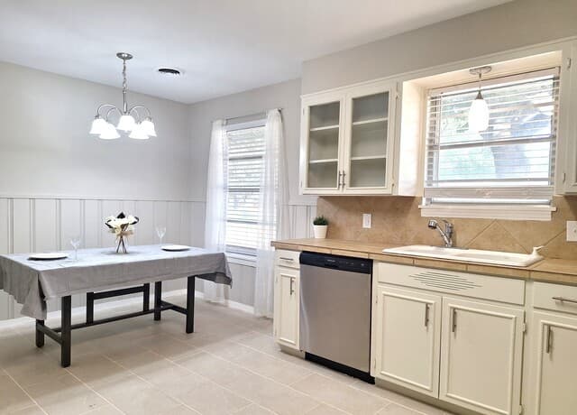 Home for sale at 1001 Naples St in Castroville, TX — photo 5