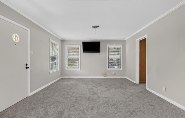 3-bedroom rental at 234 Irvington in San Antonio, TX — photo 4