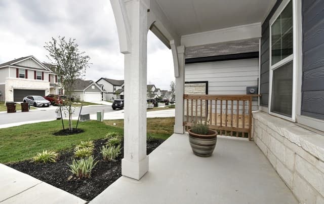 4-bedroom rental at 7807 Cottonwood Ridge in Boerne, TX — photo 4