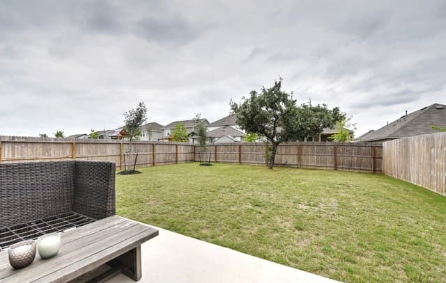 4-bedroom rental at 7807 Cottonwood Ridge in Boerne, TX — photo 5
