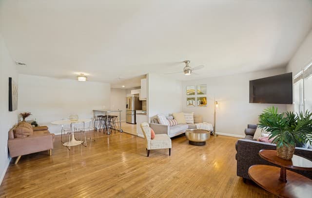 Home for sale at 2540 W Summit Ave in San Antonio, TX — photo 5