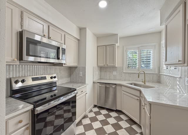 Home for sale at 1410 Giselle Ln in San Antonio, TX — photo 3