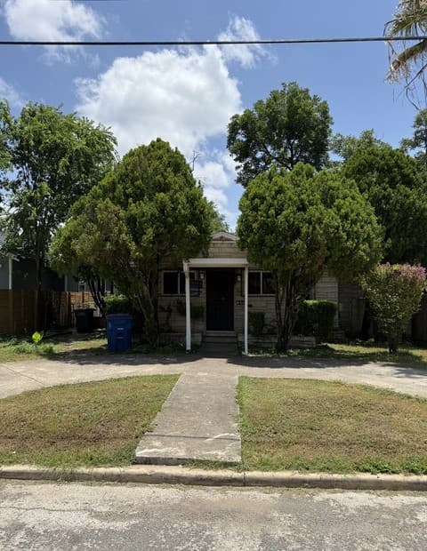 Home for sale at 1026 Gibbs in San Antonio, TX — photo 2