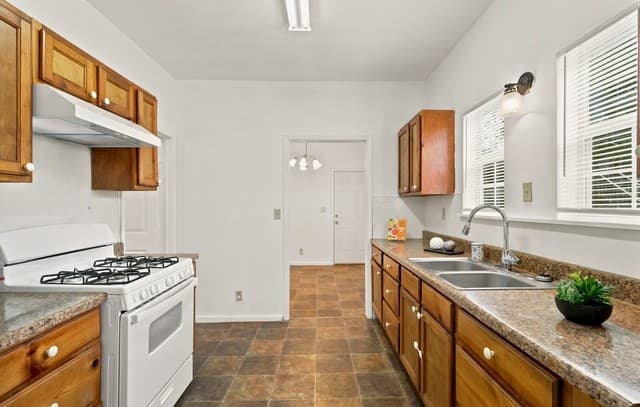 Home for sale at 1814 Santa Anna in San Antonio, TX — photo 5