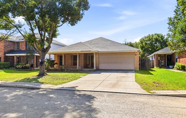 Home for sale at 11918 Peach Xing in Helotes, TX — photo 1