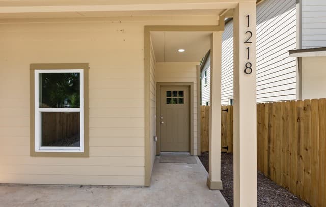 Home for sale at 1218 Aransas Ave in San Antonio, TX — photo 3