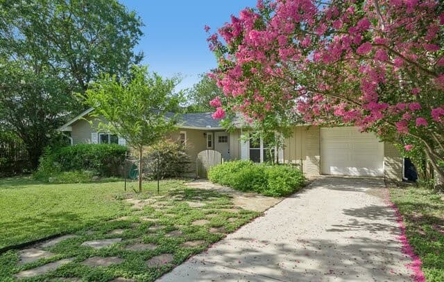 Home for sale at 3626 Highcliff Dr in San Antonio, TX — photo 1