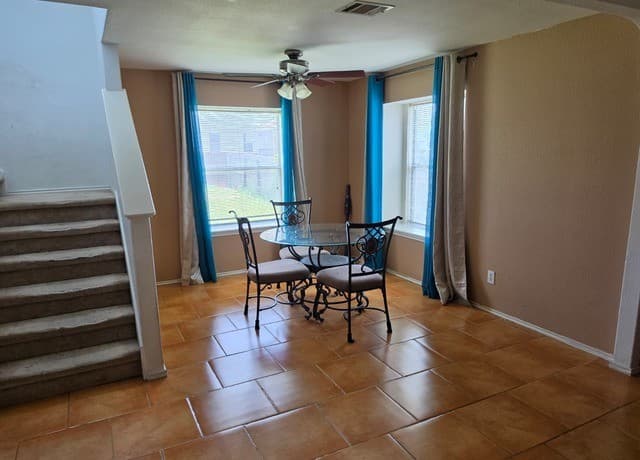 Home for sale at 10220 Crystal Vw in Universal City, TX — photo 5