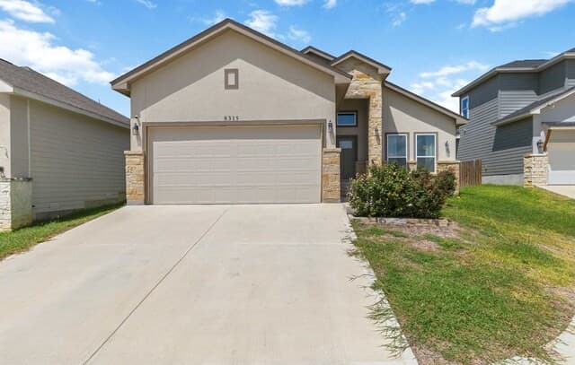 3-bedroom rental at 8315 Comanche Pass in Converse, TX — photo 1