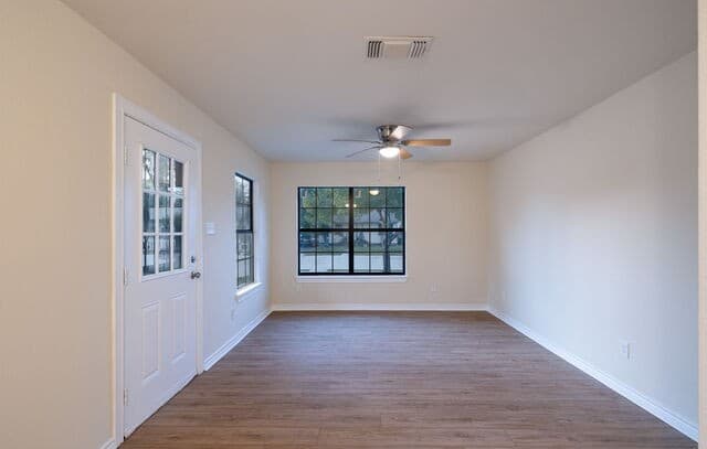 Home for sale at 742 Royston Ave in San Antonio, TX — photo 3