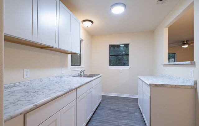 Home for sale at 742 Royston Ave in San Antonio, TX — photo 5