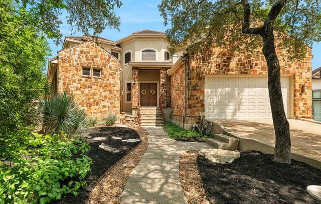 Home for sale at 10 Falls Vw in Boerne, TX — photo 2