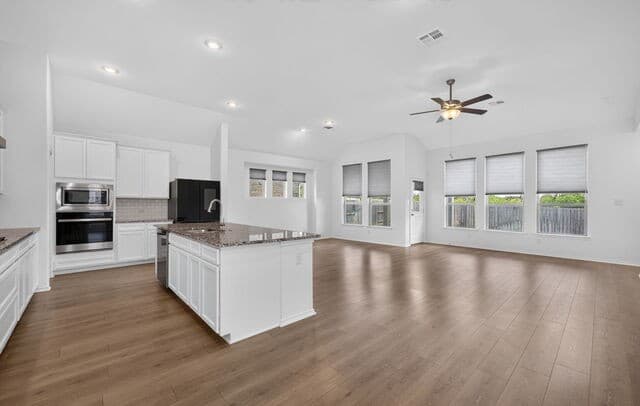 Home for sale at 207 Foxtail Woods in Cibolo, TX — photo 4