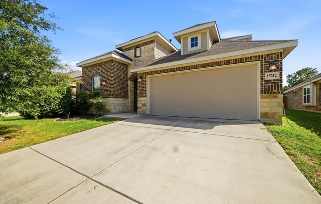 5-bedroom home for sale at 15212 Cheshire Way in San Antonio TX