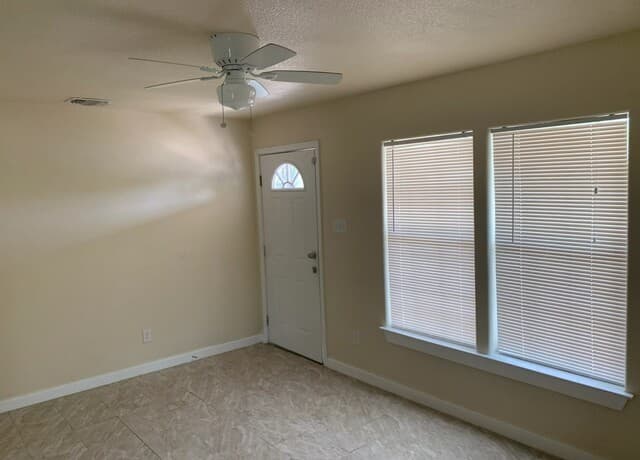 Home for sale at 807 Kendalia in San Antonio, TX — photo 4