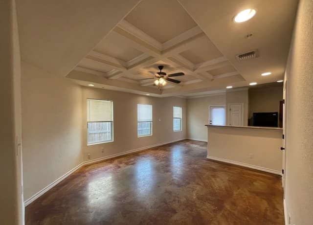 3-bedroom rental at 16828 Dancing Ava Unit 1 in Selma, TX — photo 2